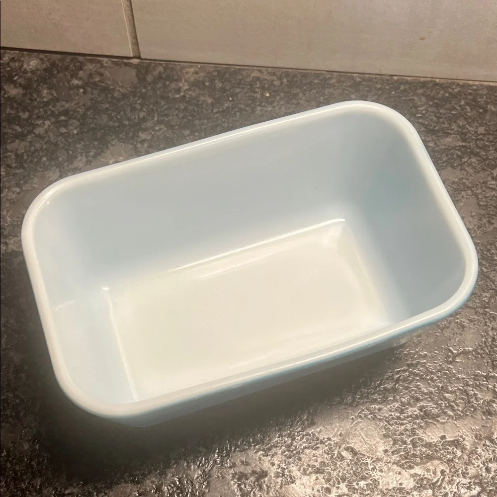 Vintage Pyrex Blue Rectangular casserole baking Dish.